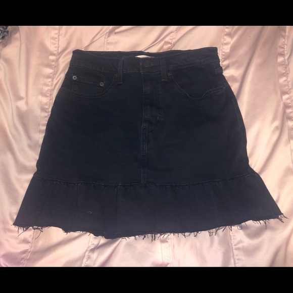 Levi Mile High Ruffle Skirt - Picture 2 of 4